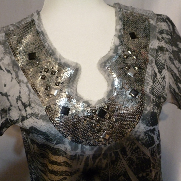 Holiday special - new B.L.E.U.short sleeve  snakeskin print tunic - Picture 5 of 5